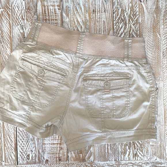 🩳 Maurice’s Adorable Khaki Shorts 🩳~small - Picture 2 of 4